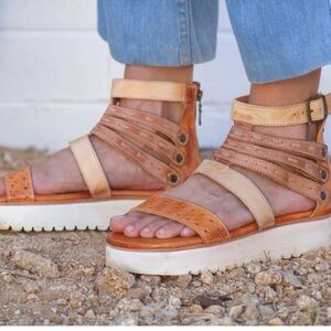 Bedstu Artemis chunky sole tan and brown  Strappy Sandals size 9